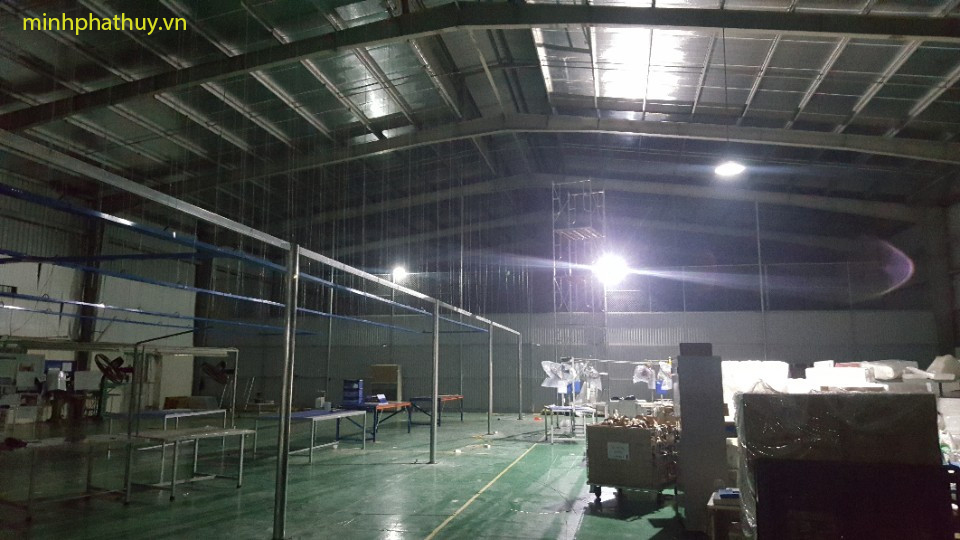 alt="trần thạch cao thả cho nhà xưởng Hưng Yên"